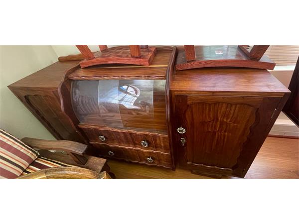 ~/upload/Lots/51249/d4d7n3bufhdt4/Lot 026 Sideboard Solid Wood_t600x450.jpg